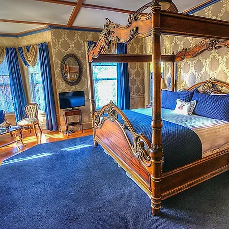 The Wallingford Victorian Inn-3
