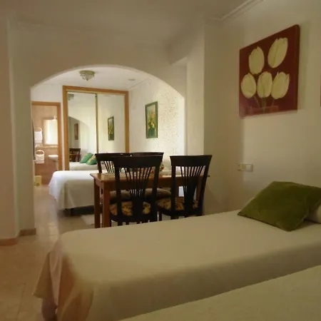 Apartamentos Turisticos Casa Soto-3