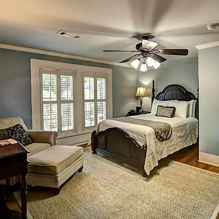 The Good House B&B-3