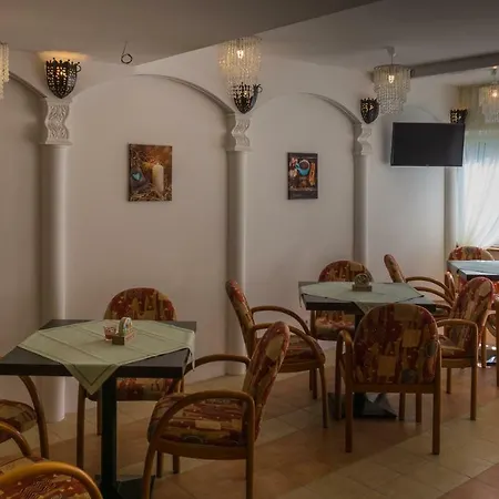 Kraehenbad Hotel-2