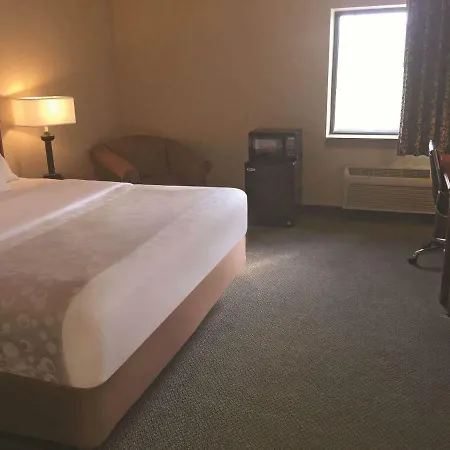 La Quinta Inn By Wyndham Milwaukee West Brookfield-2