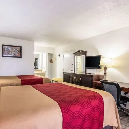 Econo Lodge Inn & Suites Macon North-2