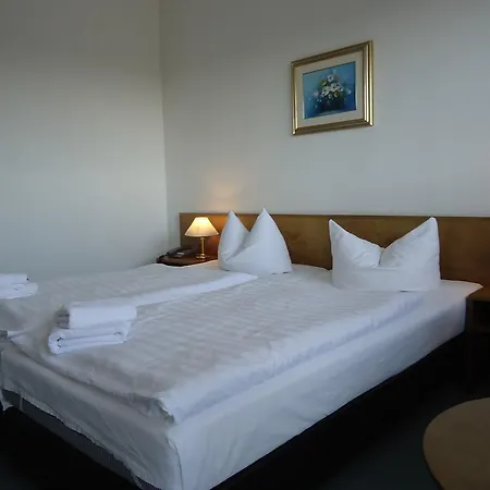 GreenLine Hotel Hellfeld-2