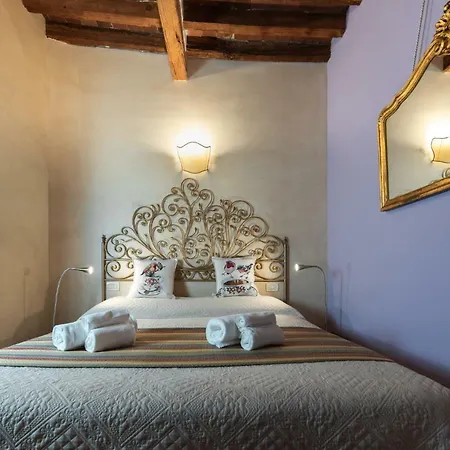 La Tosca Rooms & Studios-3