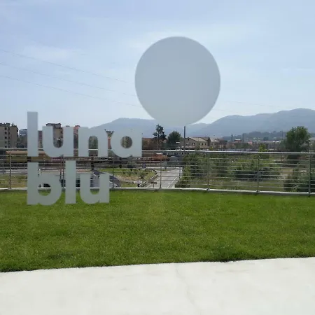 Luna Blu-3