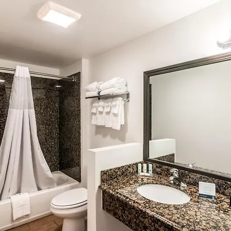 Quality Inn & Suites Near Downtown Bakersfield-2