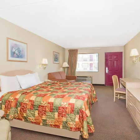Days Inn & Suites By Wyndham Bentonville-3