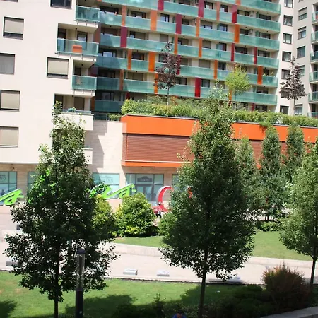 Corvin Holiday Apartments Hotel-3
