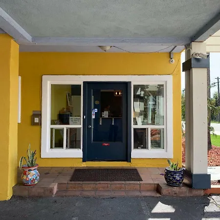 Sandyland Reef Inn-3