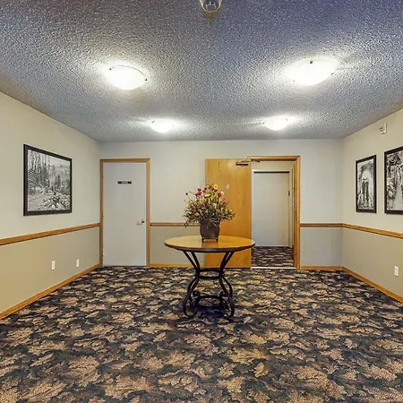 Woods Manor 101A-2