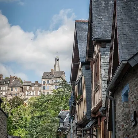 Hôtel particulier Le Mercier de Montigny -Une nuit sur les remparts--2