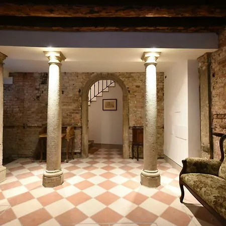 Le Due Corone Bed & Breakfast-2
