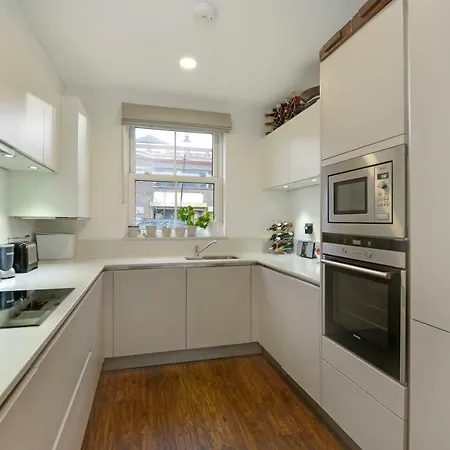 Tower Bridge Lux-Townhouse-2