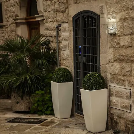 Levante Luxury Room-3