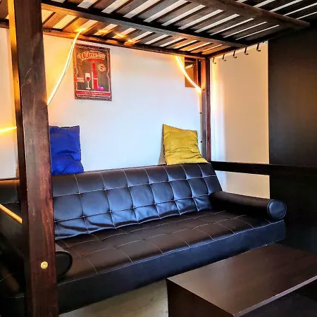 Mini Studio de 13 m2 avec terrasse 15 mn centre Nimes-2