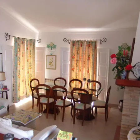 Casa Do Adro Da Igreja Turismo De Habitação-2