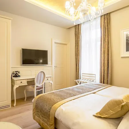 Royal Piazza-3