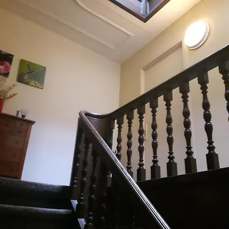 verzorgde kamer in monumentenpand-2