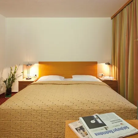 Austria Trend Hotel Salzburg West-3