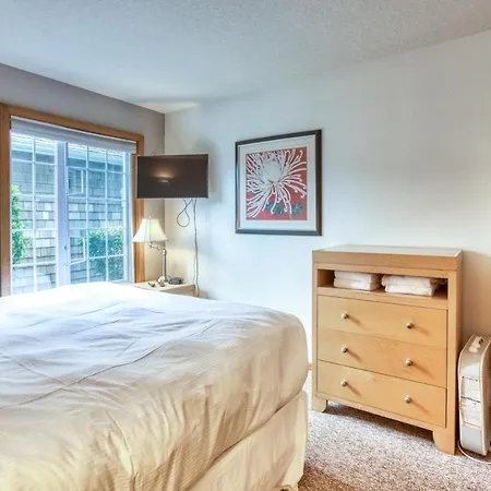 Beaches Inn | Puffins Place Cabana-2
