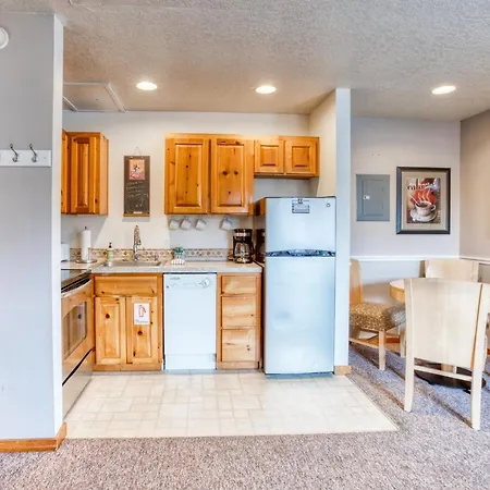 Beaches Inn | Puffins Place Cabana-3