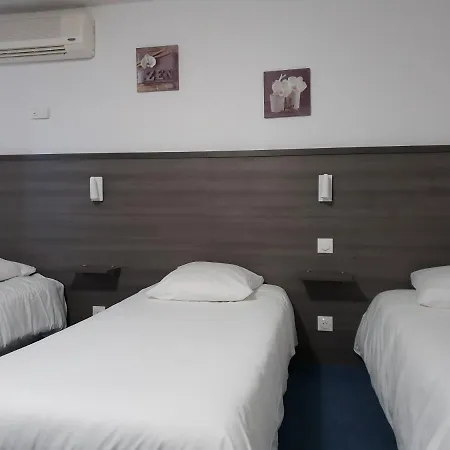 Hôtel Althea - Piscine et Sauna-2