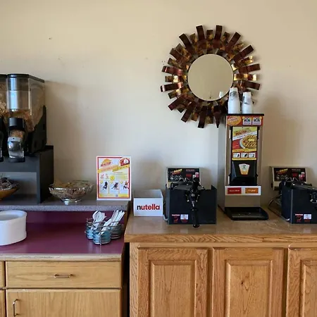 Country Hearth Inn-Winnemucca-3