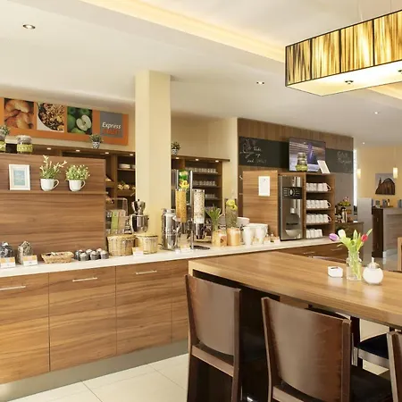 Holiday Inn Express Heidelberg City Centre-3