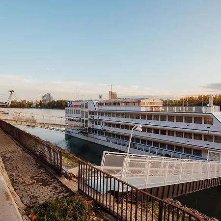 Botel Pressburg-3