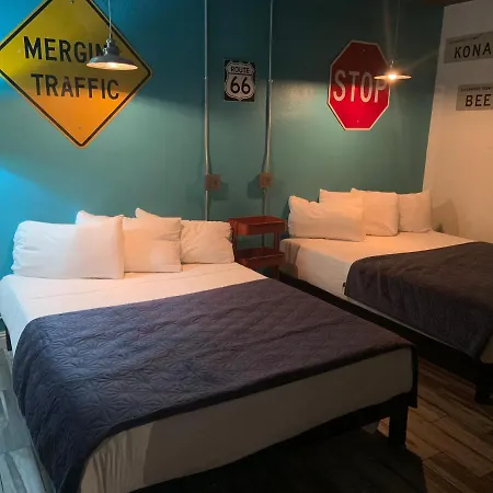 Desert Hills Motel-3