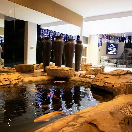 Sierra Burgers Park Hotel-3