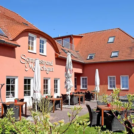 Das kleine Hotel und Ferienwohnungen auf Mönchgut!-3