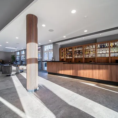 Ee Hotel-2