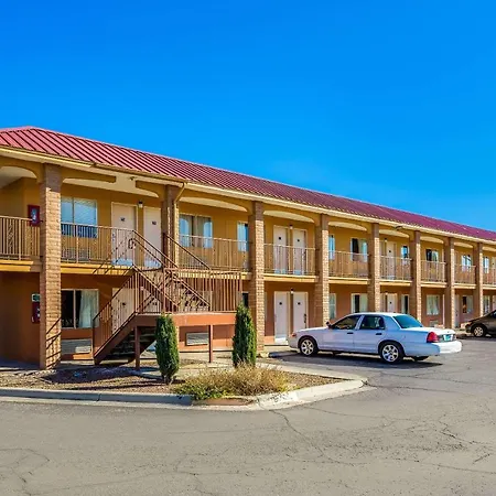 Mesilla Valley Days Inn & Suites-3