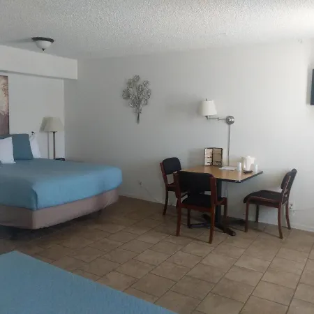 Little Daisy Motel-3