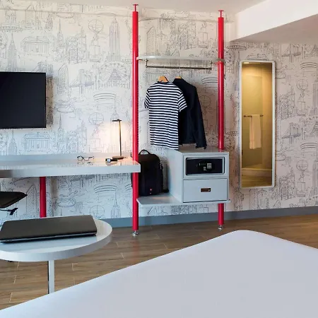 Ibis Styles New York Laguardia Airport-3
