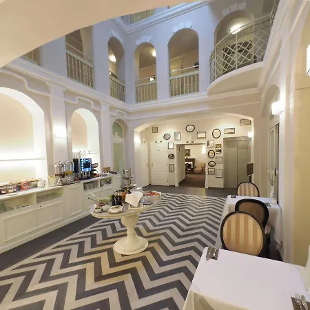 Promenada Romantic Hotel-2