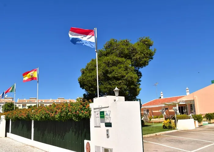 Vila Formosa Al-Estabelecimento De Hospedagem,Quartos-Rooms Monte Gordo