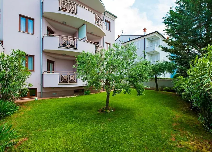 Apartments And Rooms Camaiore Rovinj