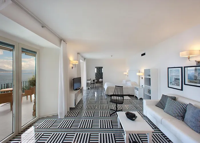 Hotel Bristol