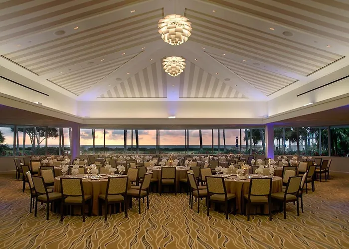 Naples Beach Hotel And Golf Club