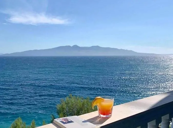 Kalemi'S Beachside Hotel
