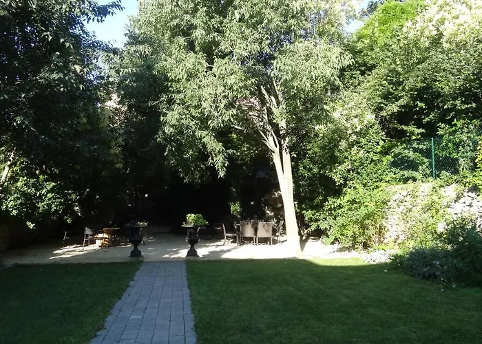 Chambre Cote Jardin Nîmes
