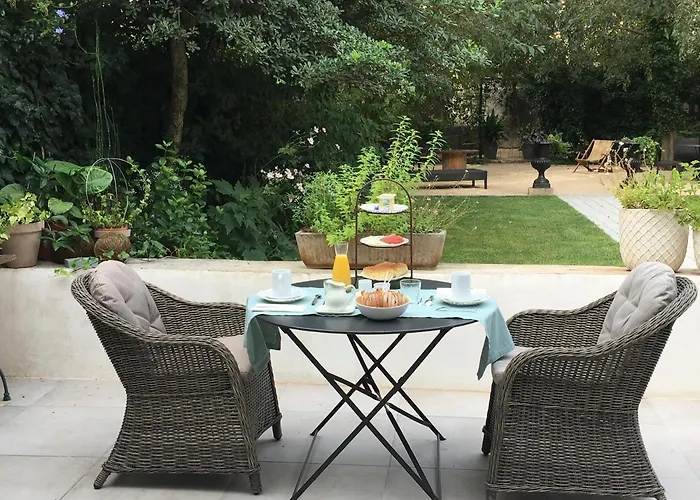 Chambre Cote Jardin Nîmes