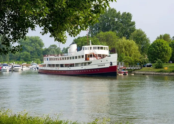 De Logeerboot Dordrecht Bed and Breakfast