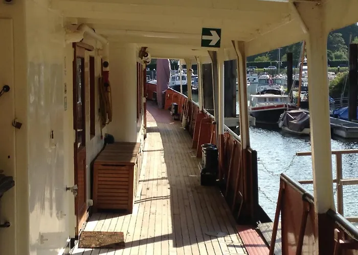 De Logeerboot Dordrecht Bed and Breakfast