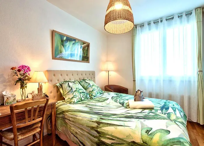 ! A découvrir ! NATURALBNB - Chambres d'hôtes zen au calme - Top confort et reposant - PARKING GRATUIT SECURISE - Garage vélos et motos - OFFERT COPIEUX PETIT DEJEUNER fait maison sucré-salé, local et bio - Accueil et convivialité garantis ! Villeurb
