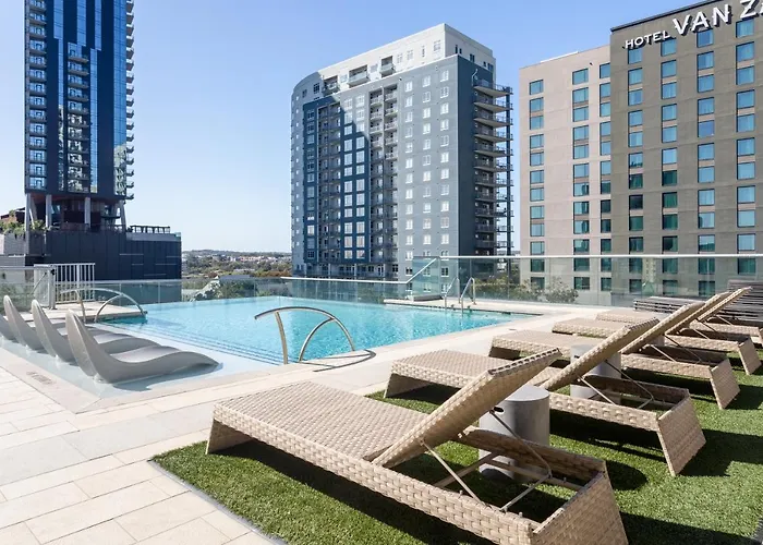 Locale Austin - Rainey Street Apartment