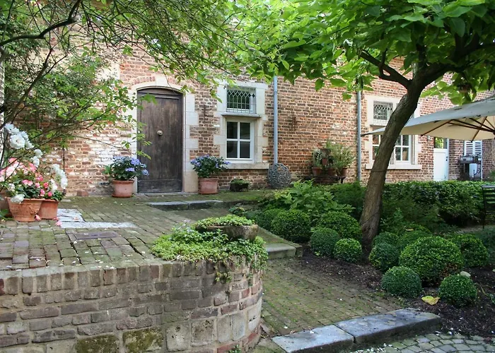 Guesthouse Sint Michielshof, sfeervolle carré boerderij vlakbij Maastricht Lanaken
