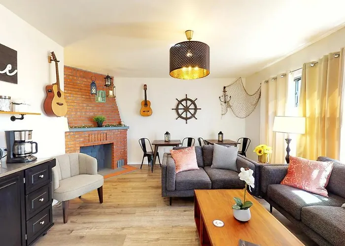 Anchor Pointe Inn